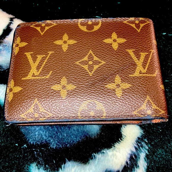 Louis Vuitton Multiple Wallet - Picture 1 of 16